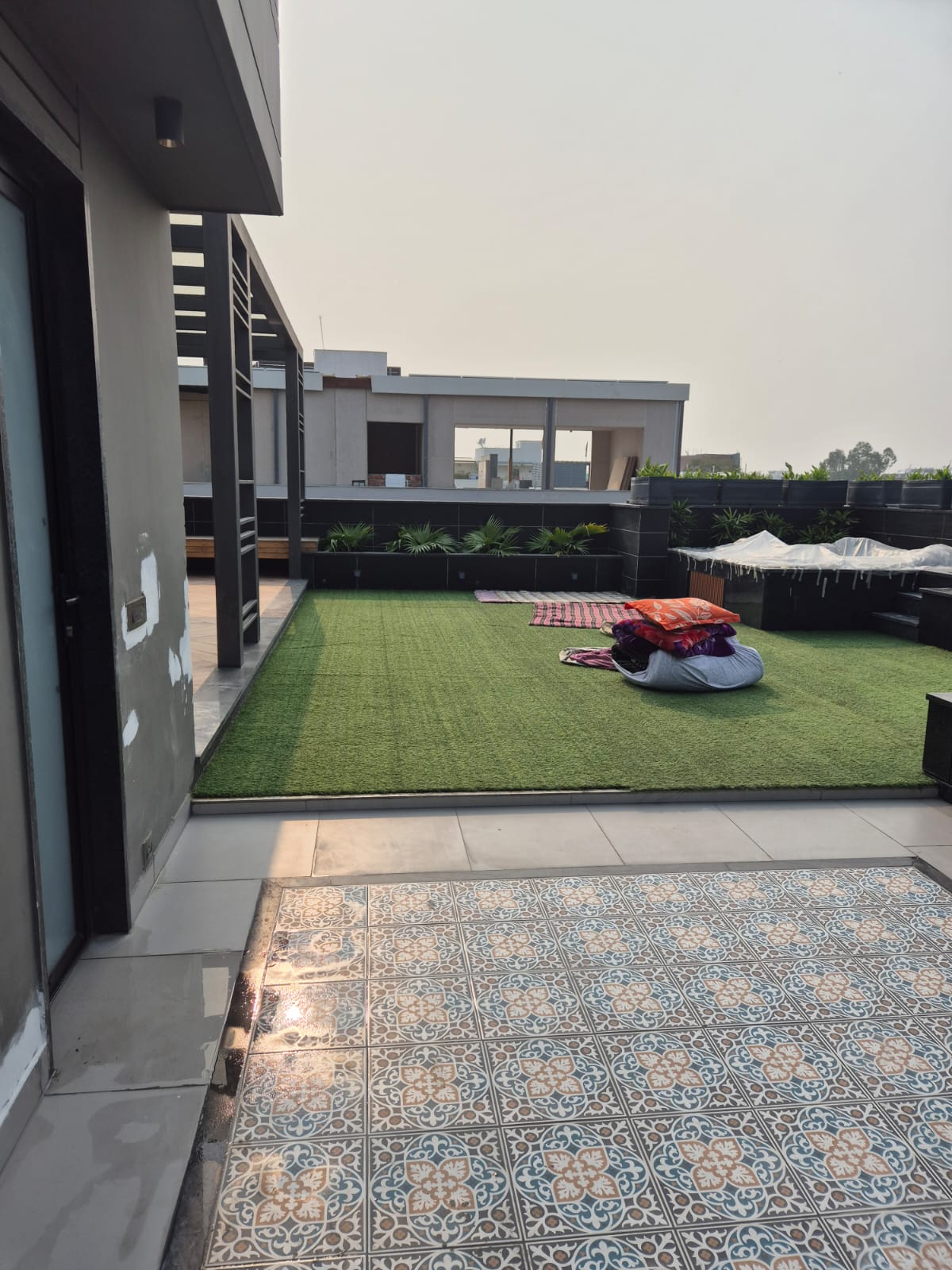 Farm Land vs Farmhouse in Delhi