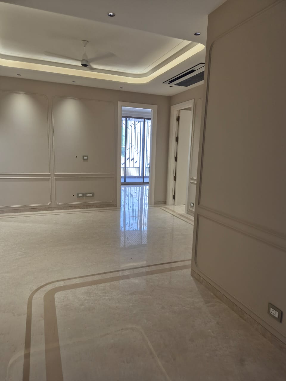 chattarpur farm house for sale price
